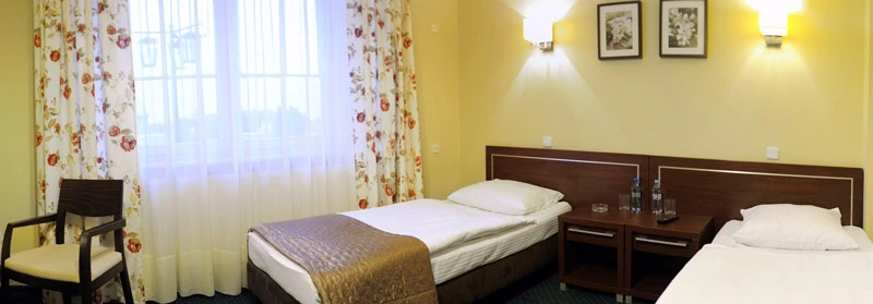 готель номери апартаменти відпочинок корчма заходи Польща Біла Підляська